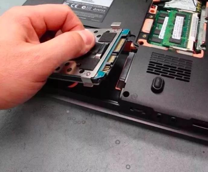 Замена жесткого диска на ноутбуке Замена жесткого диска на ноутбуке Прокшино метро Москвы